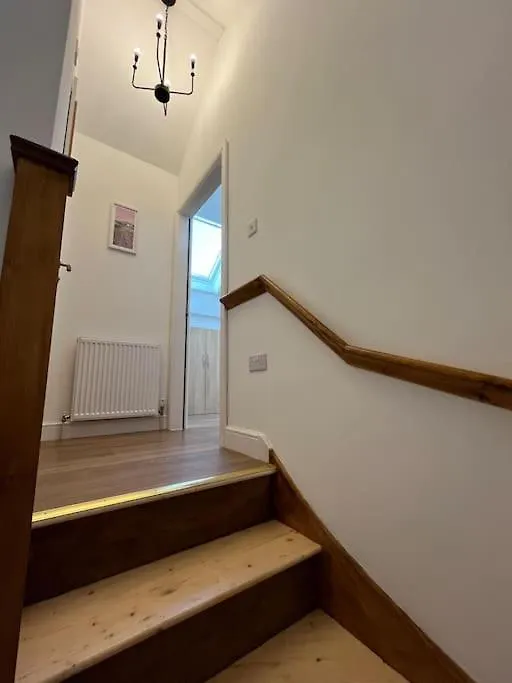 Luxury Detached House Sheffield City Centre Sleeps 4