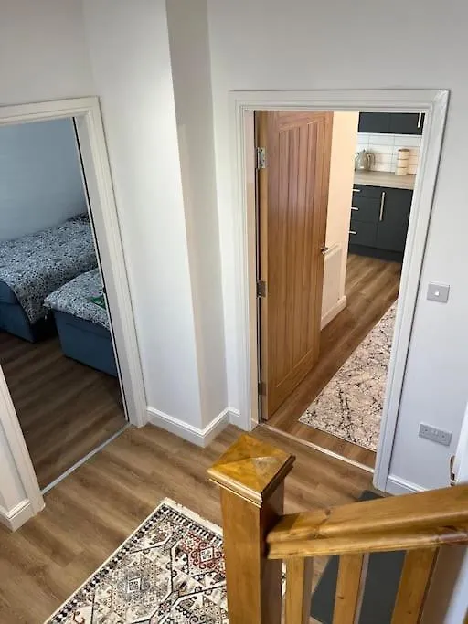 Luxury Detached House Sheffield City Centre Sleeps 4 0*,