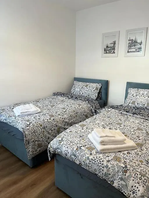 Luxury Detached House Sheffield City Centre Sleeps 4
